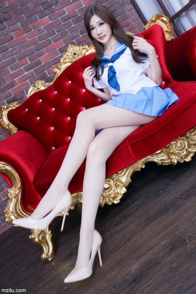 成熟迷人的美少妇，美腿纤细白皙真性感-清野图库