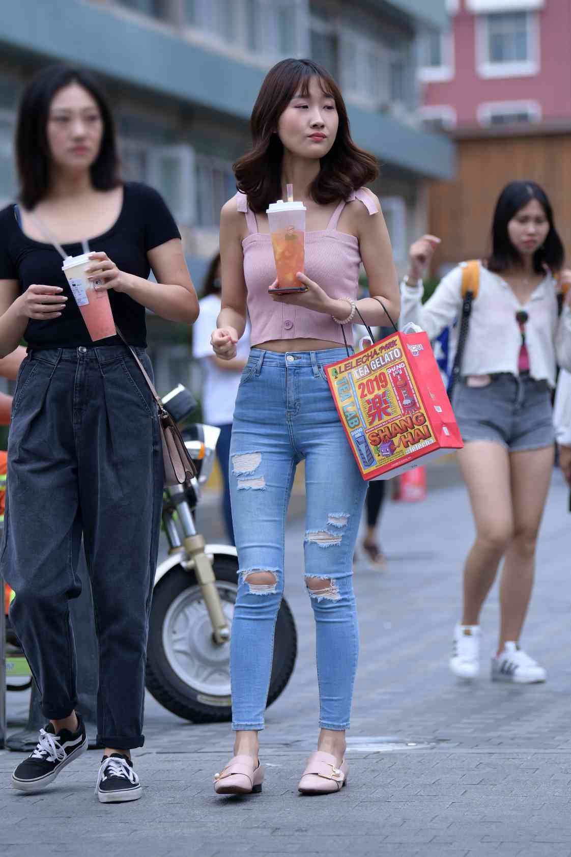 图片[2]-【免费】紧身牛仔裤女生【18P】04014-清野图库