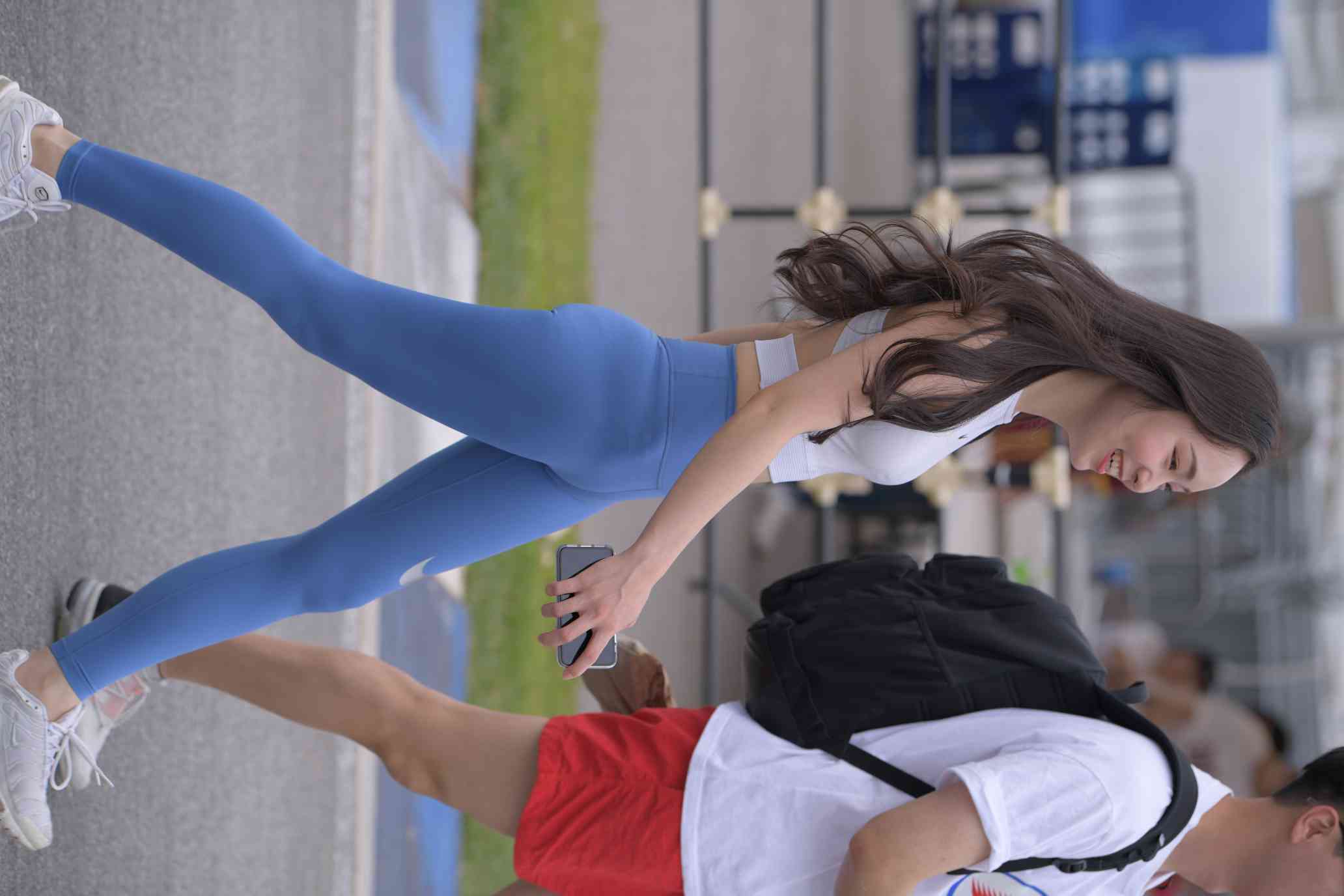 图片[4]-陪男朋友逛街的瑜伽裤女孩【74P】04034-清野图库