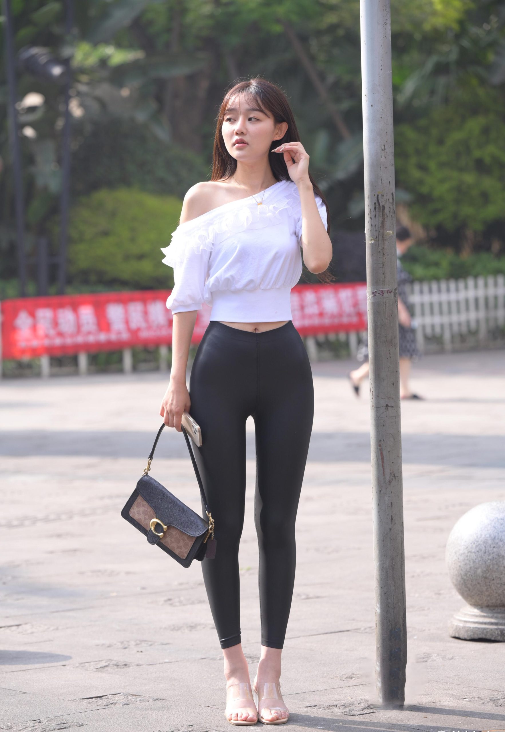 图片[5]-笑容非常甜美且治愈的皮裤女孩 J1945 751P1V-22.1GB-清野图库