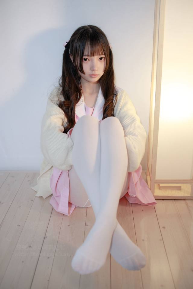 好像有什么心事的白丝双马尾女孩【59P】20022-清野图库