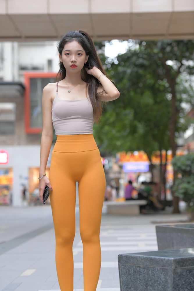 超级可爱的橘黄瑜伽裤女孩J3030 801P1V-28.0GB-清野图库