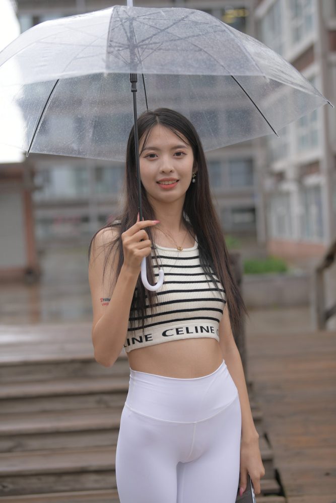 打伞的白色瑜伽裤女孩J2986 622P1V-22.06GB-清野图库