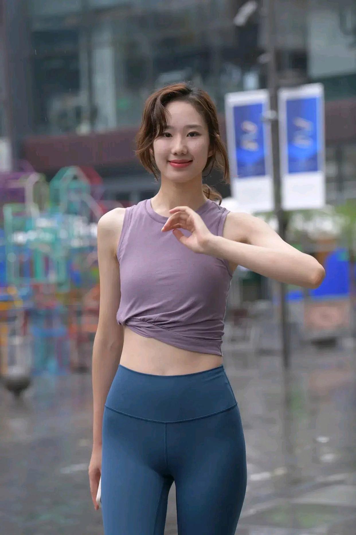 图片[2]-像刘亦菲的蓝色瑜伽裤姑娘J2234 552P1V-20.5GB-清野图库