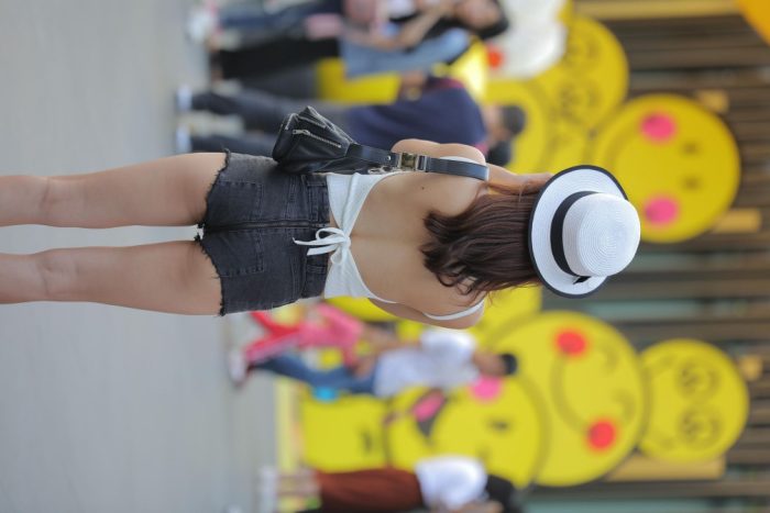 非常时尚阳光的牛仔热裤女孩【808P】00064-清野图库