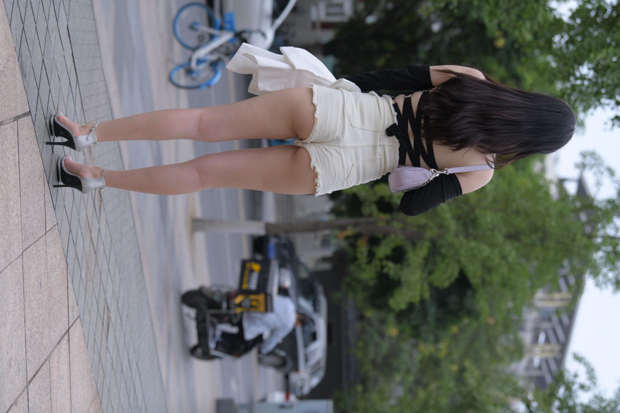 图片[5]-白色短裤的女生笑的很开心【177P】00035-清野图库