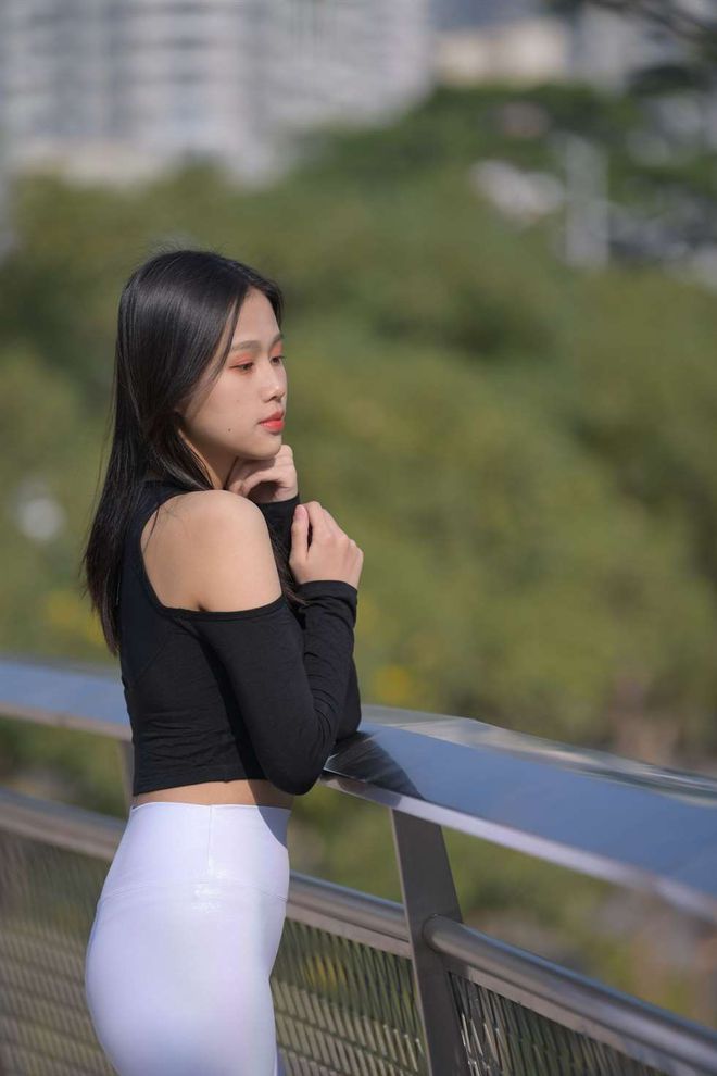图片[4]-穿紧身白裤的端庄女孩 J1436 674P1V-22.2GB-清野图库