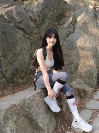 图片[7]-爱爬山的瑜伽裤MM，太甜美了！~-清野图库
